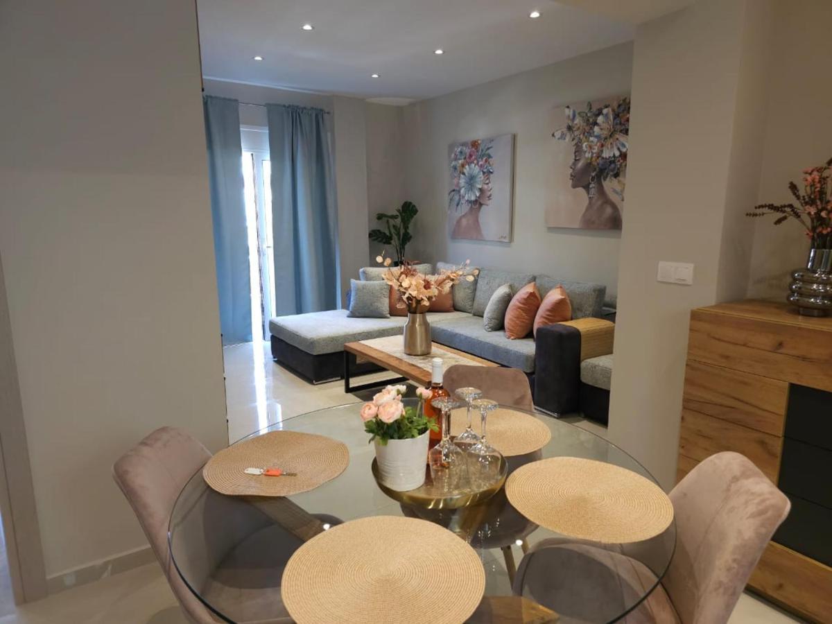 Agora Luxury Apartment 3 Лутракі Екстер'єр фото